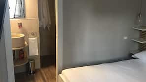 Premium bedding, down duvet, minibar, desk