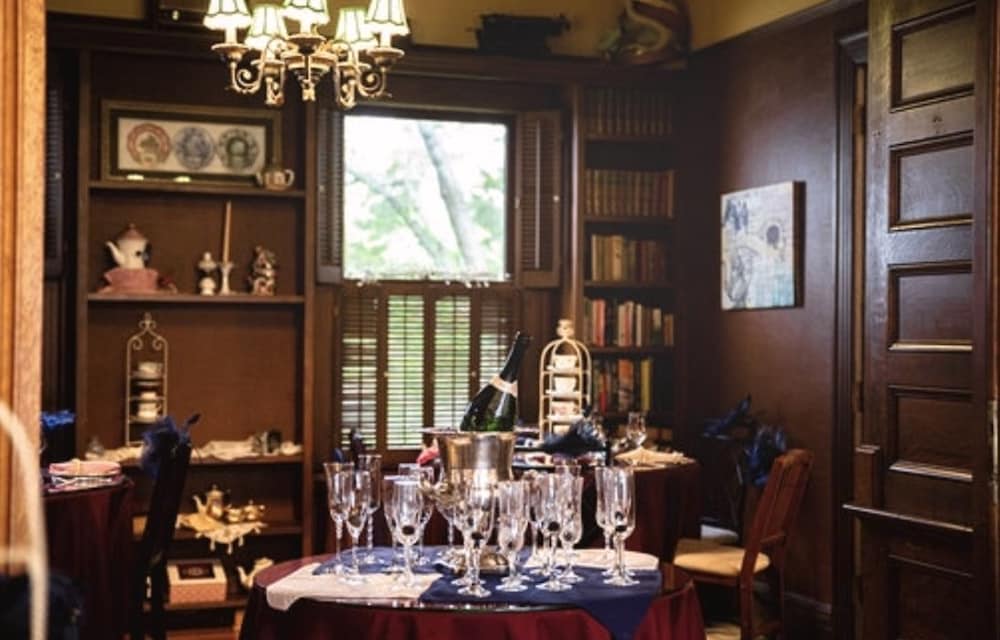 Mathis House, A Victorian Bed & Breakfast and Tea Room at 600 Main in Toms River Best Rates