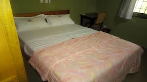 Premium bedding, desk, iron/ironing board, free WiFi