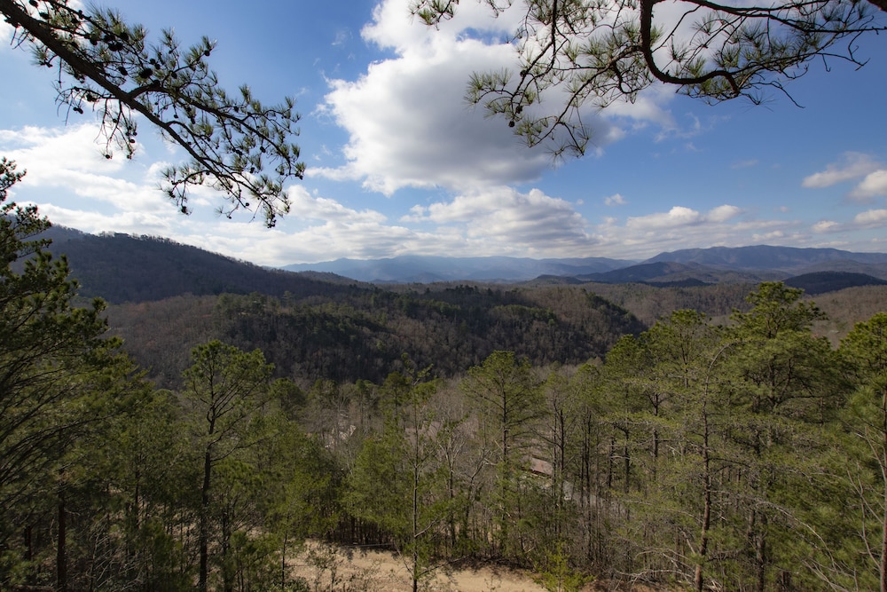 Majestic Mountain Cabin Resort 14 Bedrooms 14 Bathrooms Sleeps