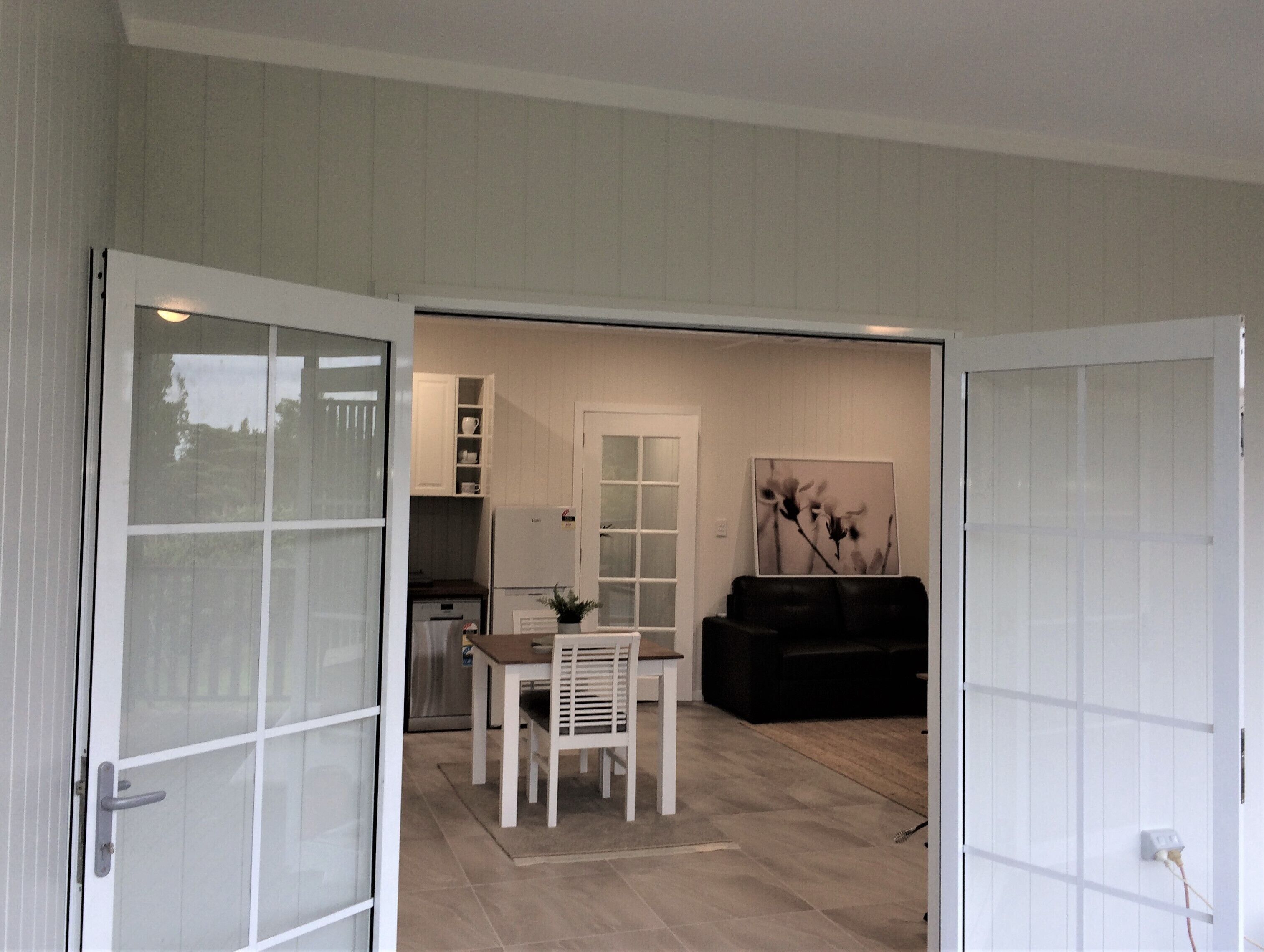 Serenity Cottage - Relax in Natural Surrounds