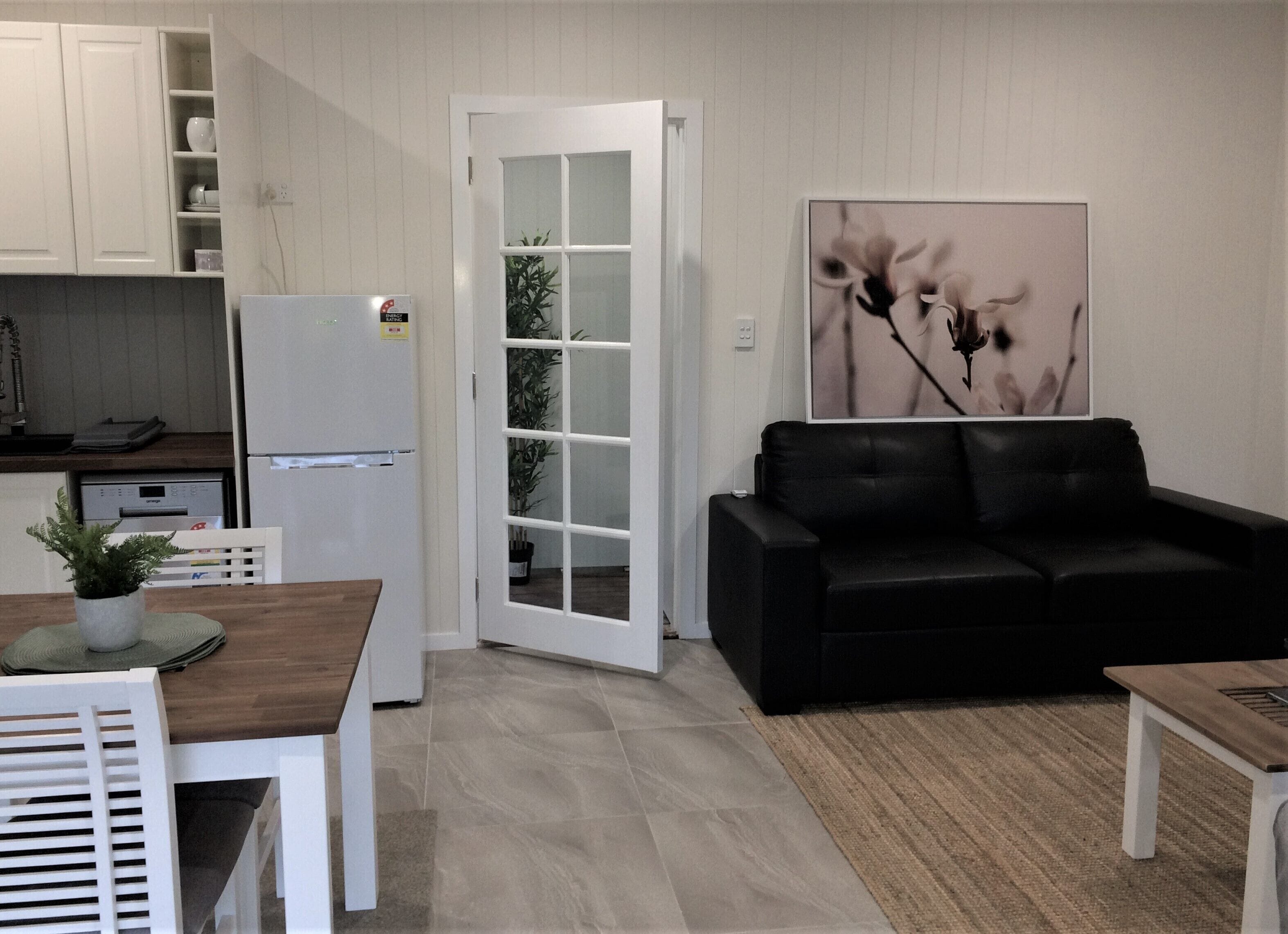 Serenity Cottage - Relax in Natural Surrounds