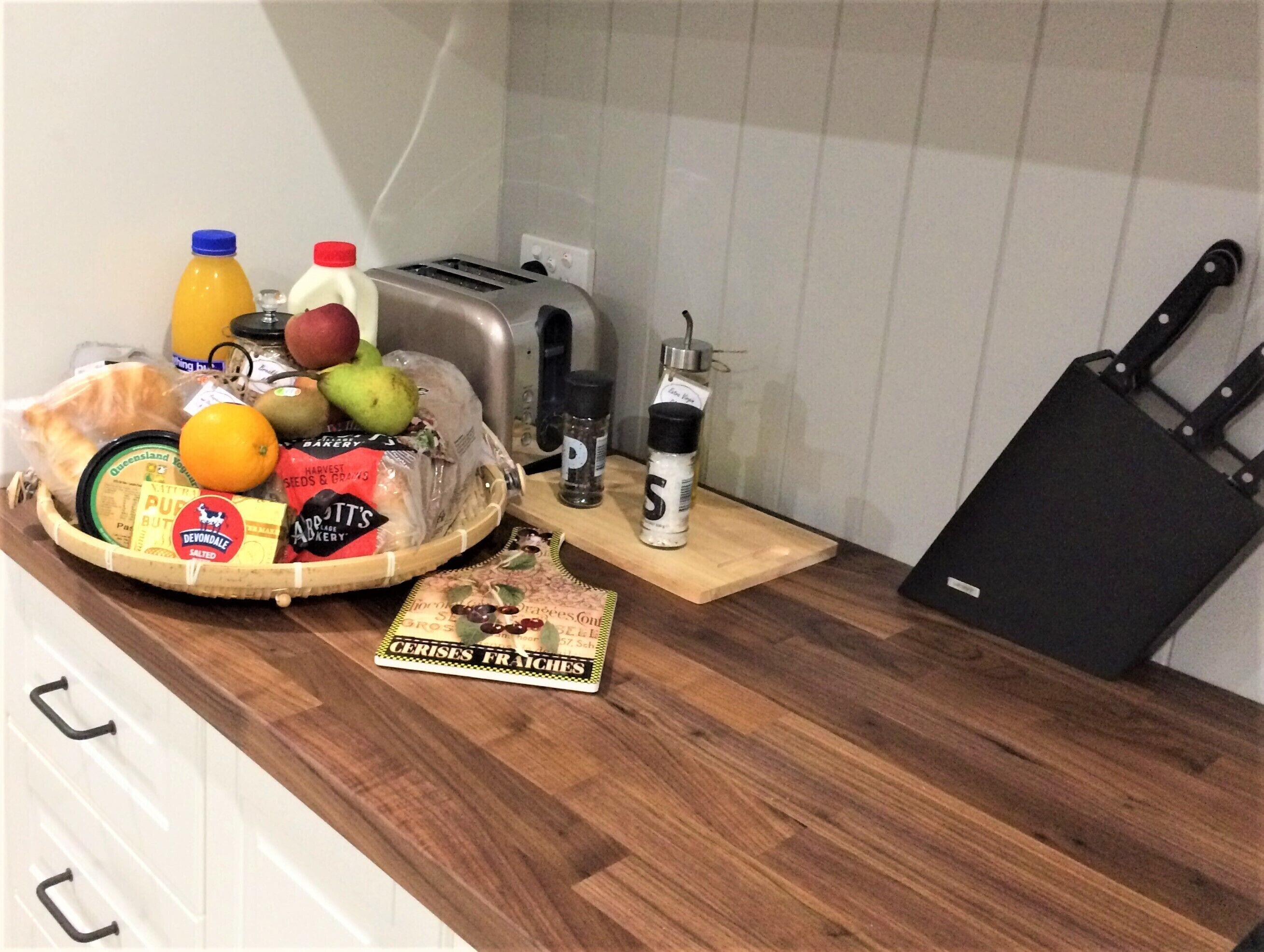 Serenity Cottage - Relax in Natural Surrounds