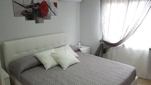 1 chambre, fer et planche à repasser, Wi-Fi gratuit, draps fournis