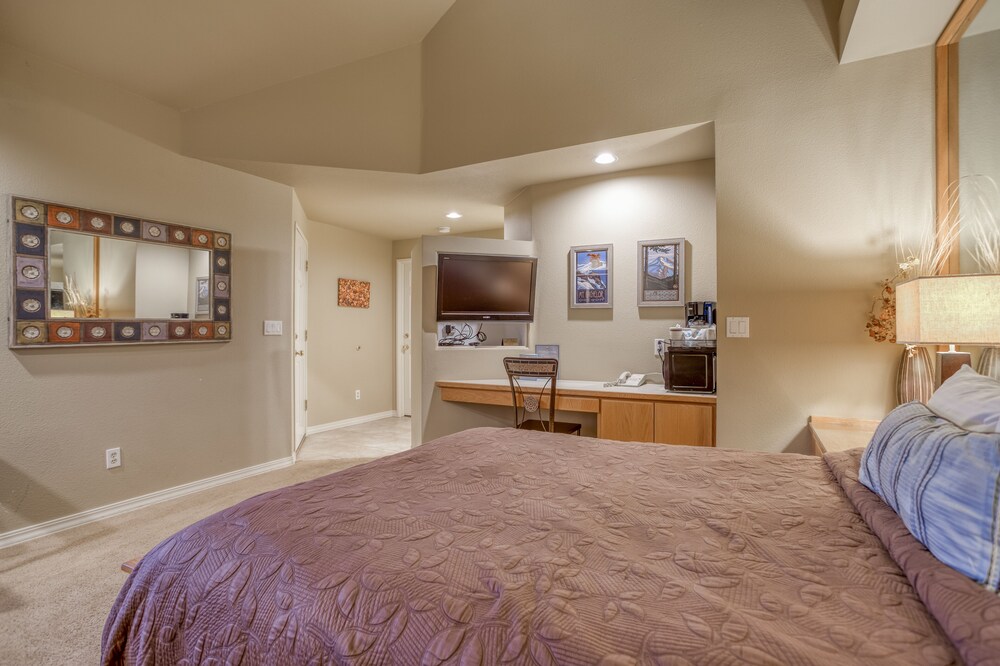 Private, hotel style suite in Bend with access to fitness center.