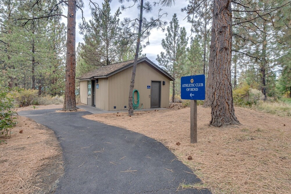 Private, hotel style suite in Bend with access to fitness center.