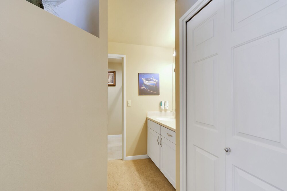 Private, hotel style suite in Bend with access to fitness center.