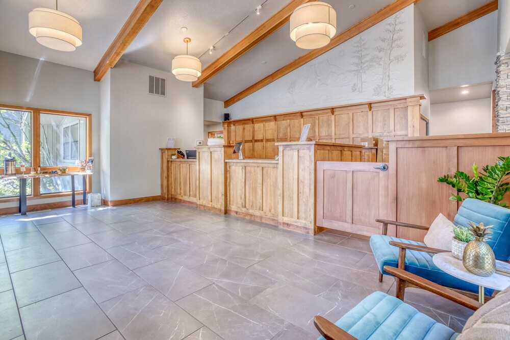 Private, hotel style suite in Bend with access to fitness center.