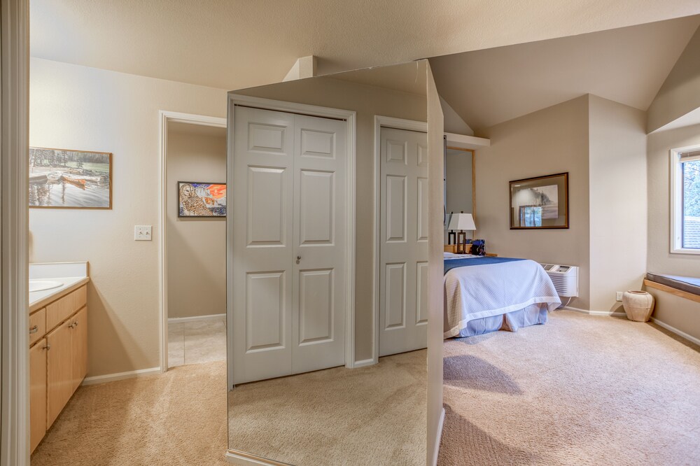 Private, hotel style suite in Bend with access to fitness center.