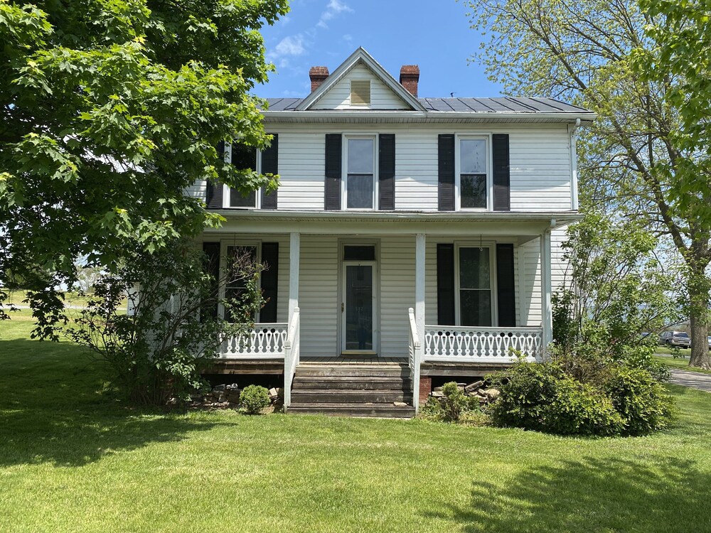 The Farmhouse: In the Heart of the Shenandoah Valley