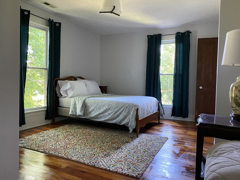 The Farmhouse: In the Heart of the Shenandoah Valley