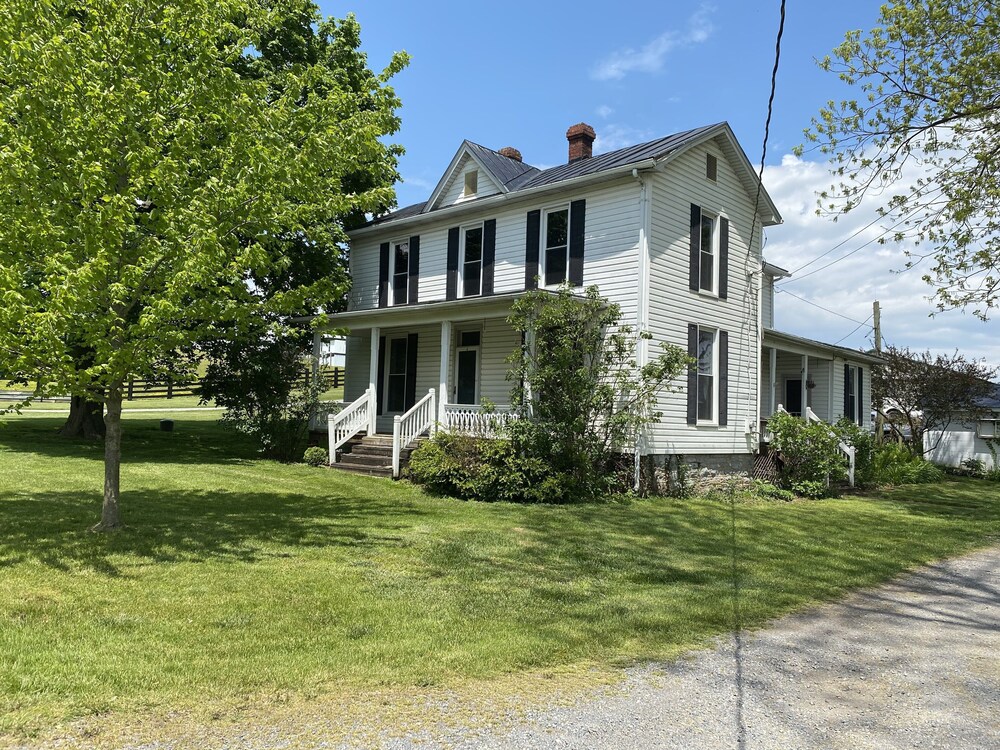 The Farmhouse: In the Heart of the Shenandoah Valley