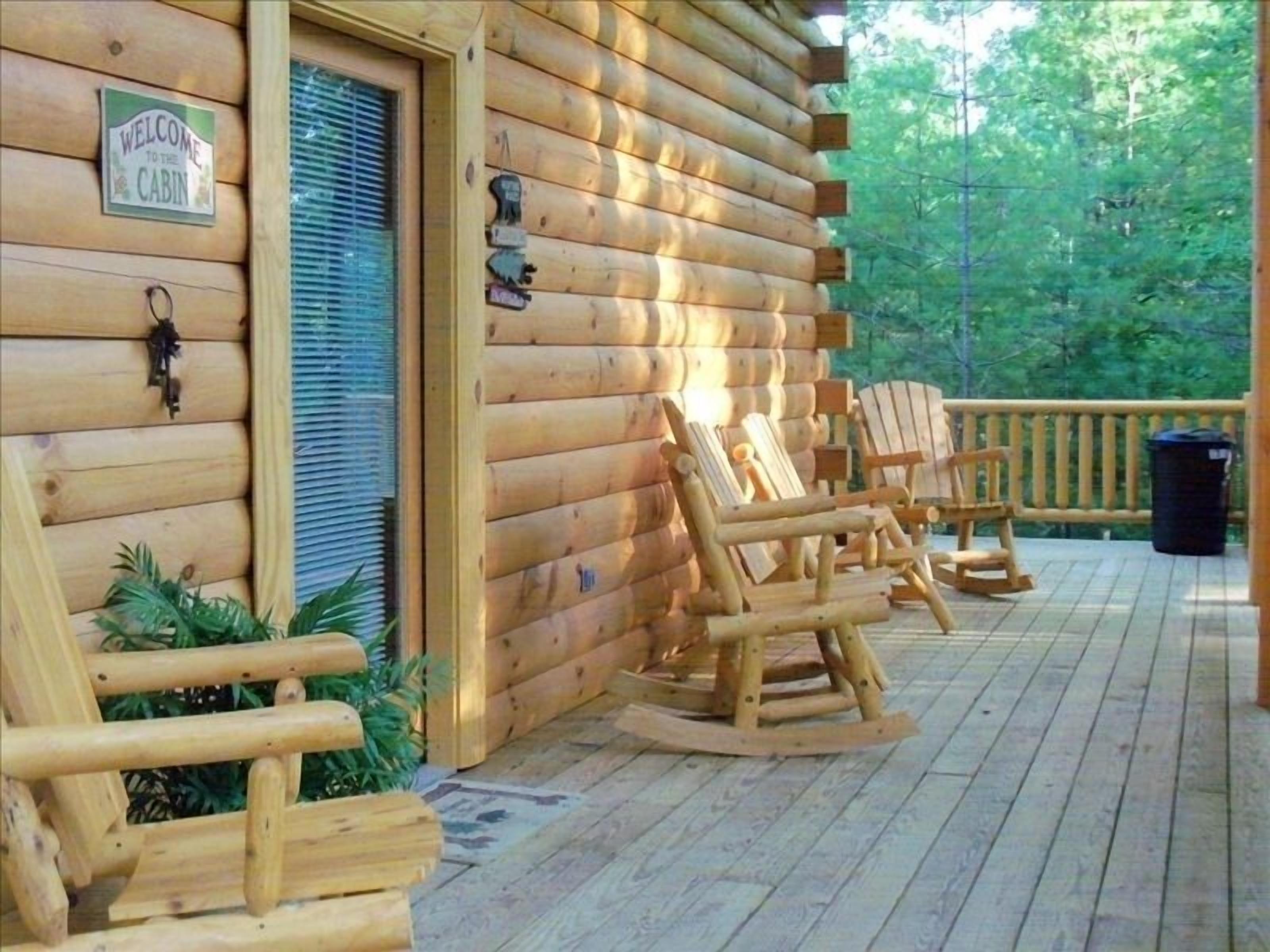 The Bear S Den Secluded Upscale Cabin 3 Br 2 Ba In Caryville