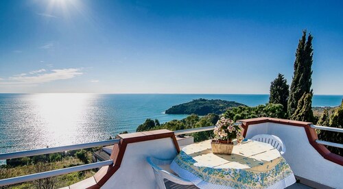 Spiaggia Dellarenauta Punti Di Interesse A Gaeta Con