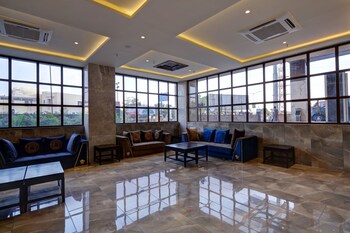 90 City Civic Center Ranip Gratis Terbaru