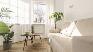 Iron/ironing board, free WiFi, linens