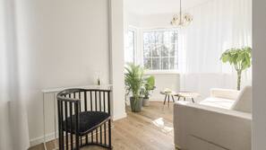 Iron/ironing board, free WiFi, linens
