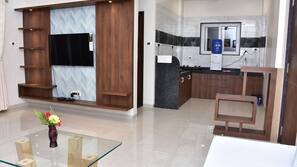 Fridge, cookware/dishes/utensils