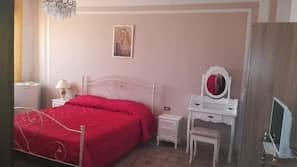 Iron/ironing board, free WiFi, linens