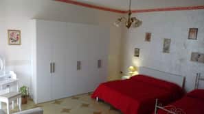 Iron/ironing board, free WiFi, linens