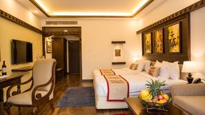 Premium bedding, in-room safe, desk, laptop workspace