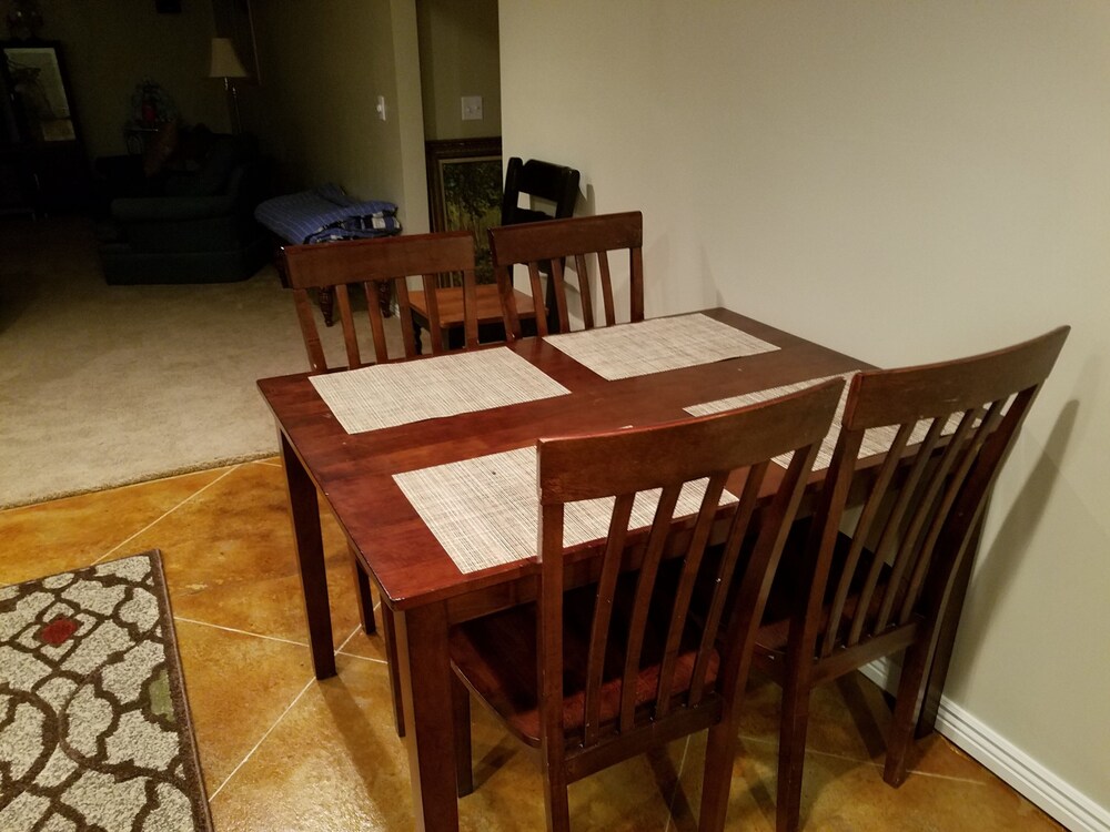 Luxury Executive Duplex Main Level * Huge Master * Large Kitchen * Fireplace