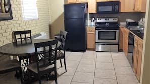Microwave, dishwasher, coffee/tea maker, cookware/dishes/utensils