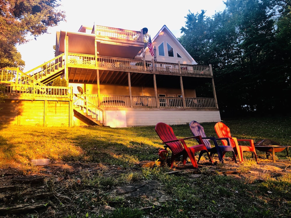 Exterior, Stunning Lake House with view of Dale Hollow lake