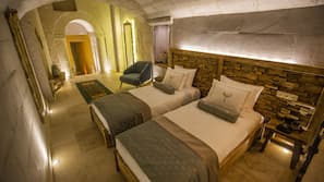 Frette Italian sheets, premium bedding, minibar, in-room safe