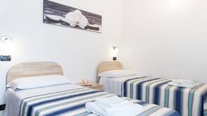Copriletto in piuma, materassi in memory foam, una cassaforte in camera