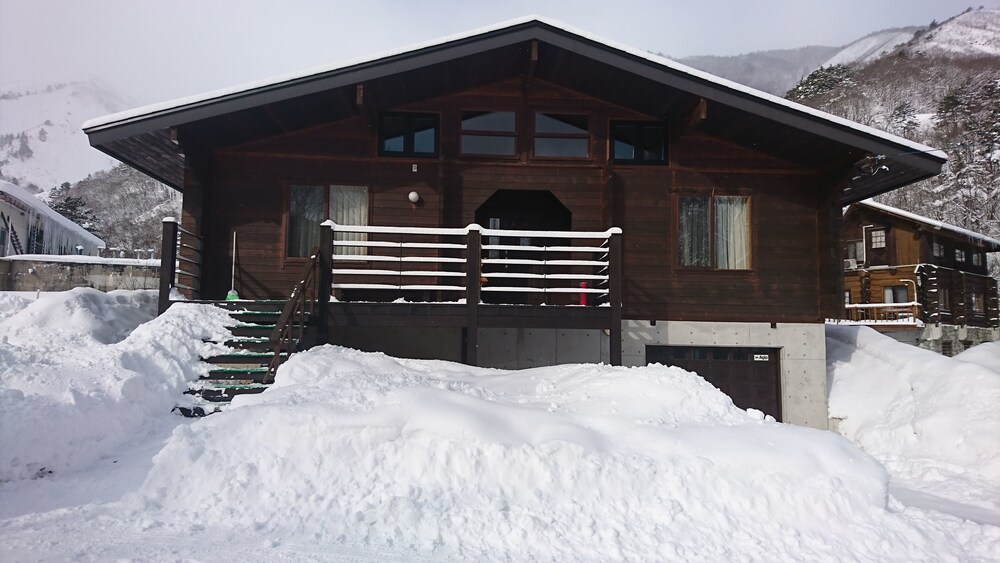 Woodpecker Chalet In Nagano Hotel Rates Reviews On Orbitz