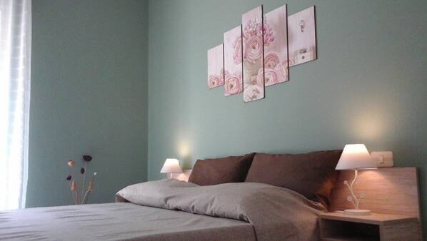 1 bedroom, iron/ironing board