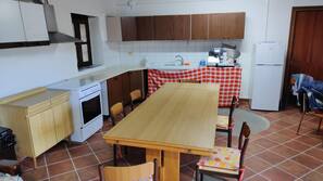 Réfrigérateur, fourneau de cuisine