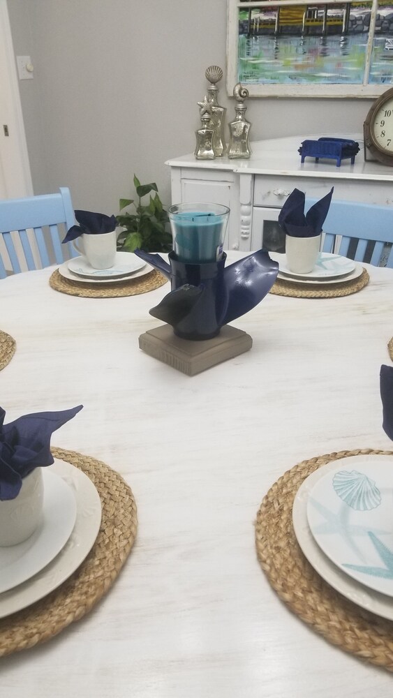 Private dock! Get the Boat and BOOK NOW ! The weather is great! Great location<br><br>