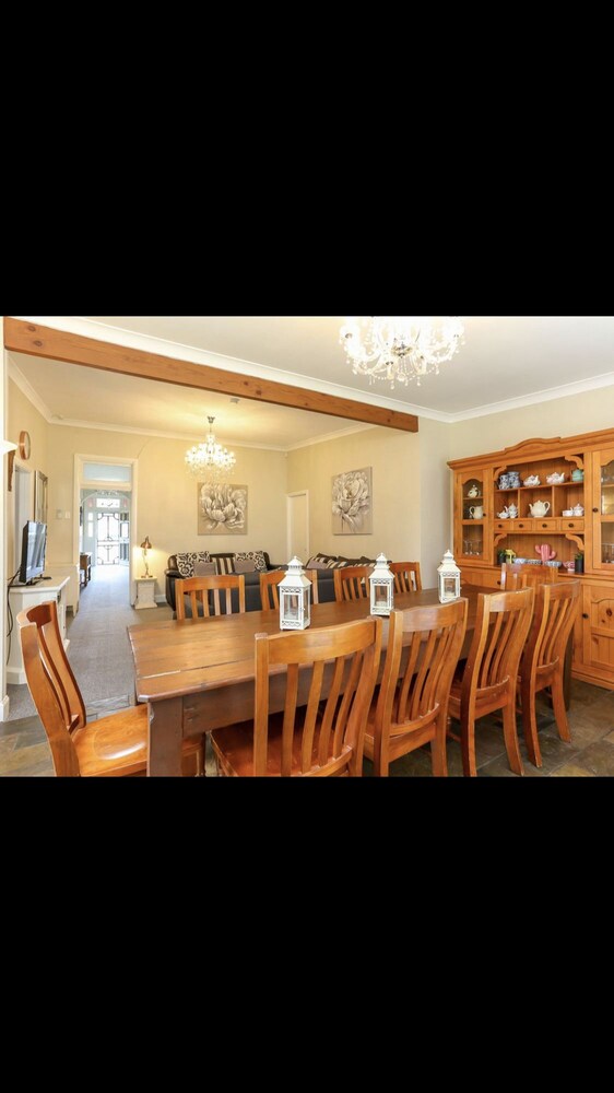 Edgeworth Street Manor