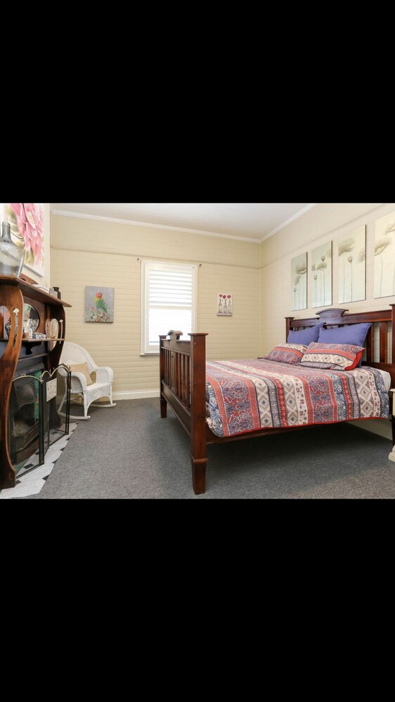 Edgeworth Street Manor