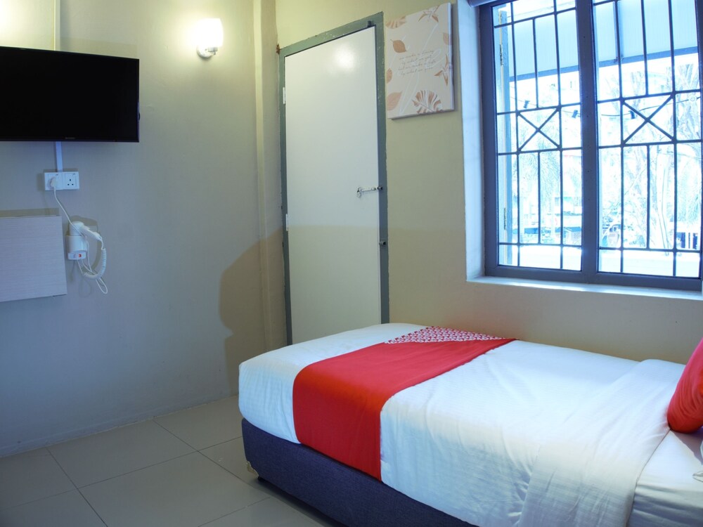 Oyo 90121 Summer House Bed Cafe In Kuala Lumpur Hotel Rates Reviews On Orbitz