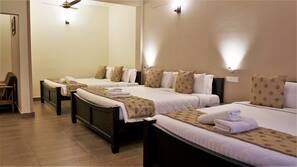 Free WiFi, linens