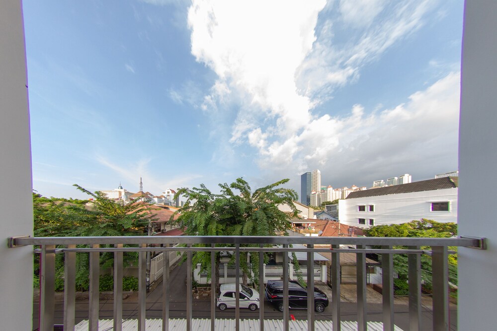 Oyo 657 Elite Residence 71 In Jakarta Indonesia Expedia