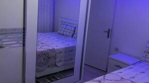 1 Schlafzimmer, individuell dekoriert, individuell eingerichtet