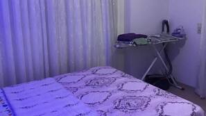 1 Schlafzimmer, individuell dekoriert, individuell eingerichtet