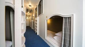Free WiFi, linens