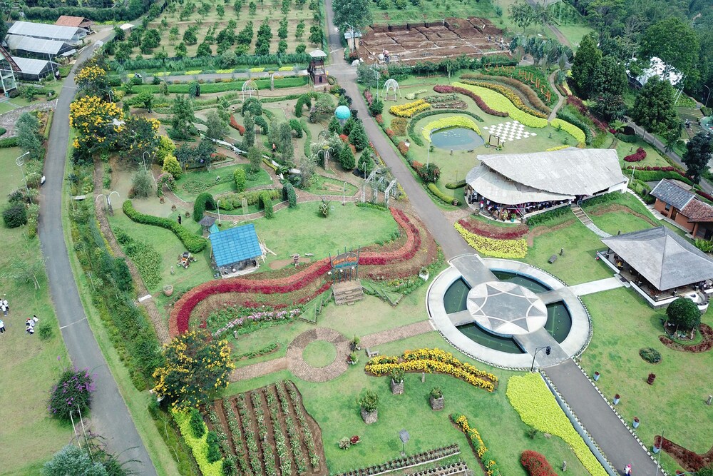 Oyo 708 Camp Hulu Cai Puncak Deals Booking Wegocomph