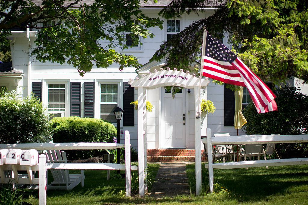 White Blossom House Inn in Southold, United States