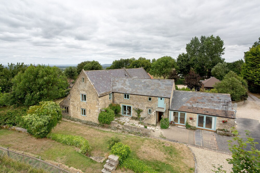Cotswolds Barn Apartment luxury self catering near Bath & Bristo