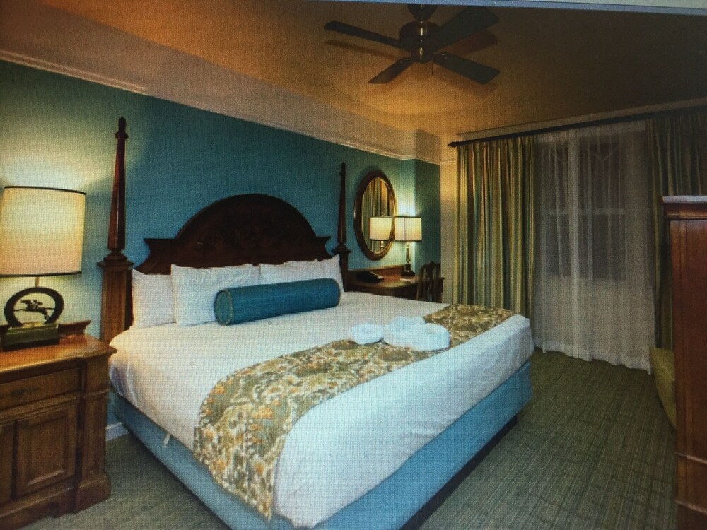 Room, Disney Saratoga Springs Resort 1BR villa