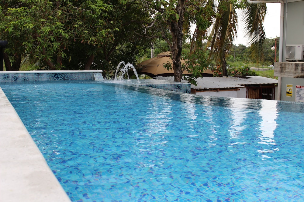 The Hummingbird Villa Beach House Mayaro, Guaya Vacation Rental