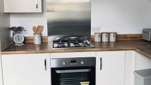 Fridge, microwave, oven, hob