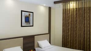 Iron/ironing board, free WiFi, linens