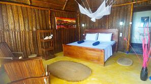 Coffre-forts dans les chambres, bureau, draps fournis